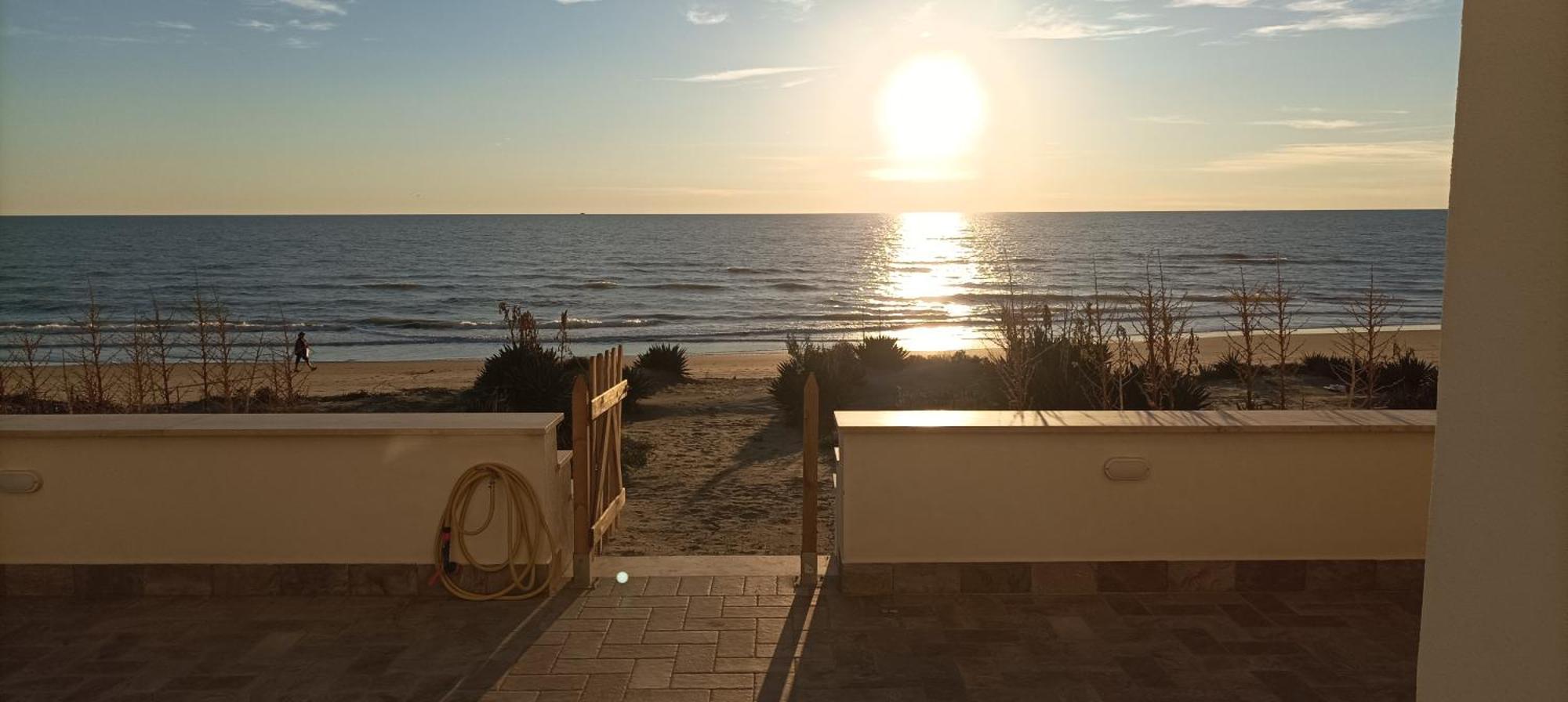 The Suite On The Beach Torvaianica Exterior foto