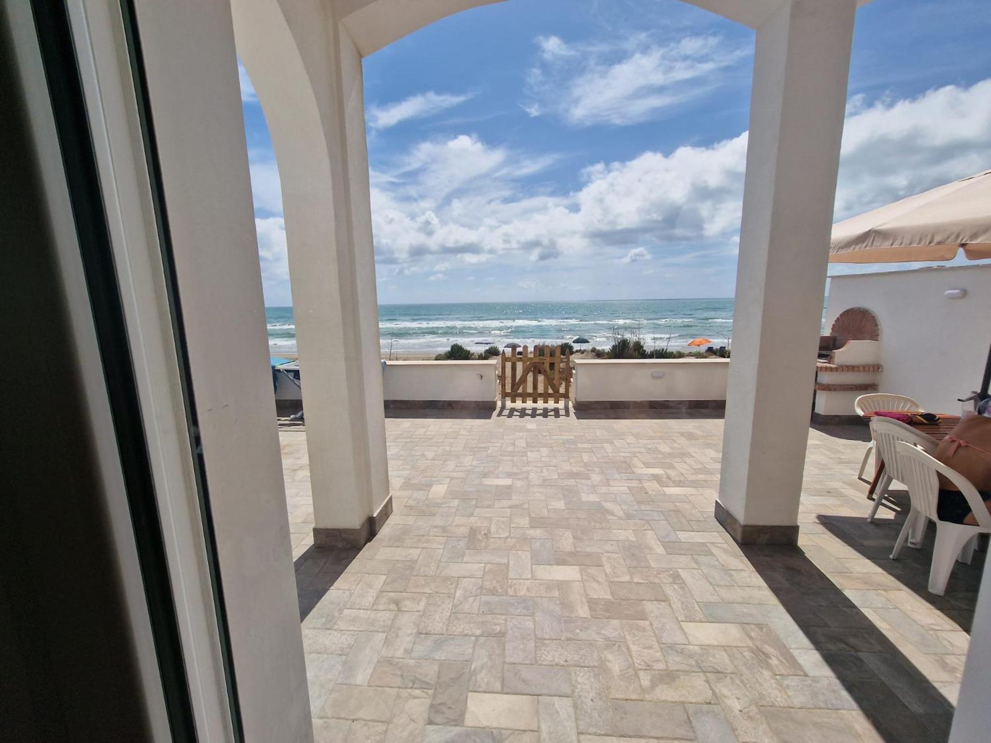 The Suite On The Beach Torvaianica Exterior foto