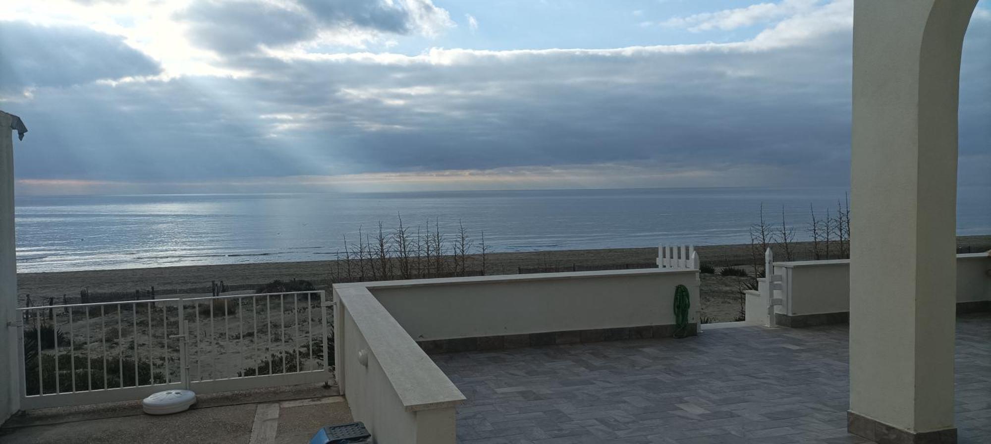 The Suite On The Beach Torvaianica Exterior foto