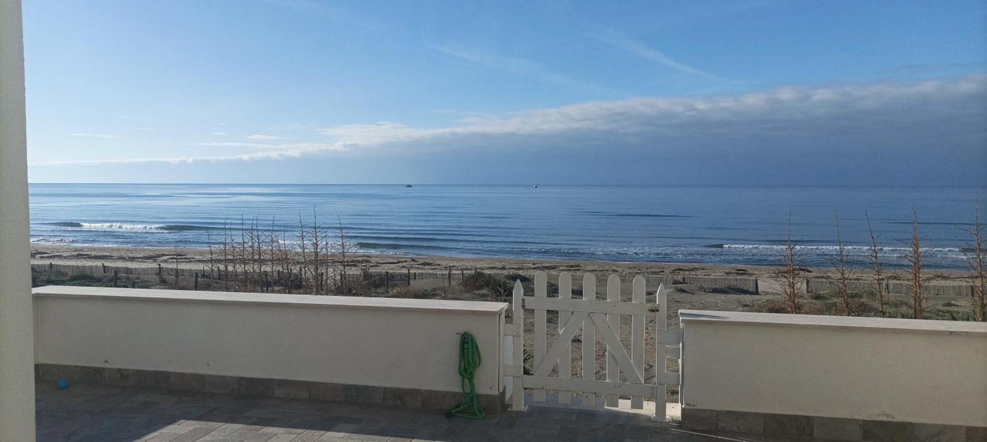The Suite On The Beach Torvaianica Exterior foto